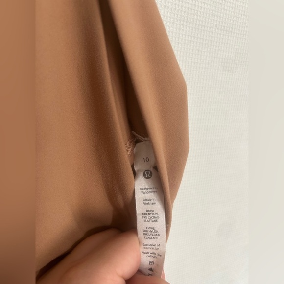 Lululemon double lined aligns - Picture 4 of 4